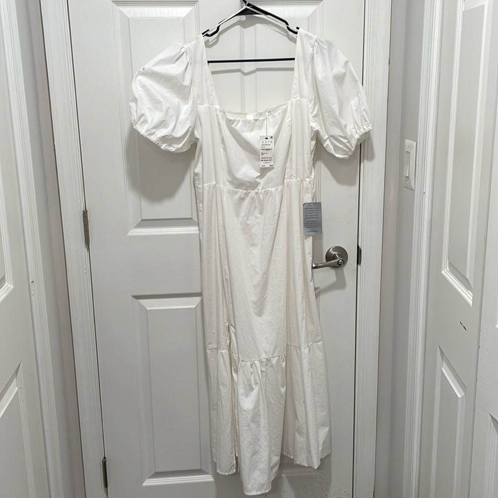 ASTR the Label Poplin Puff Sleeve Tiered Midi Dress White - Size XL NWT